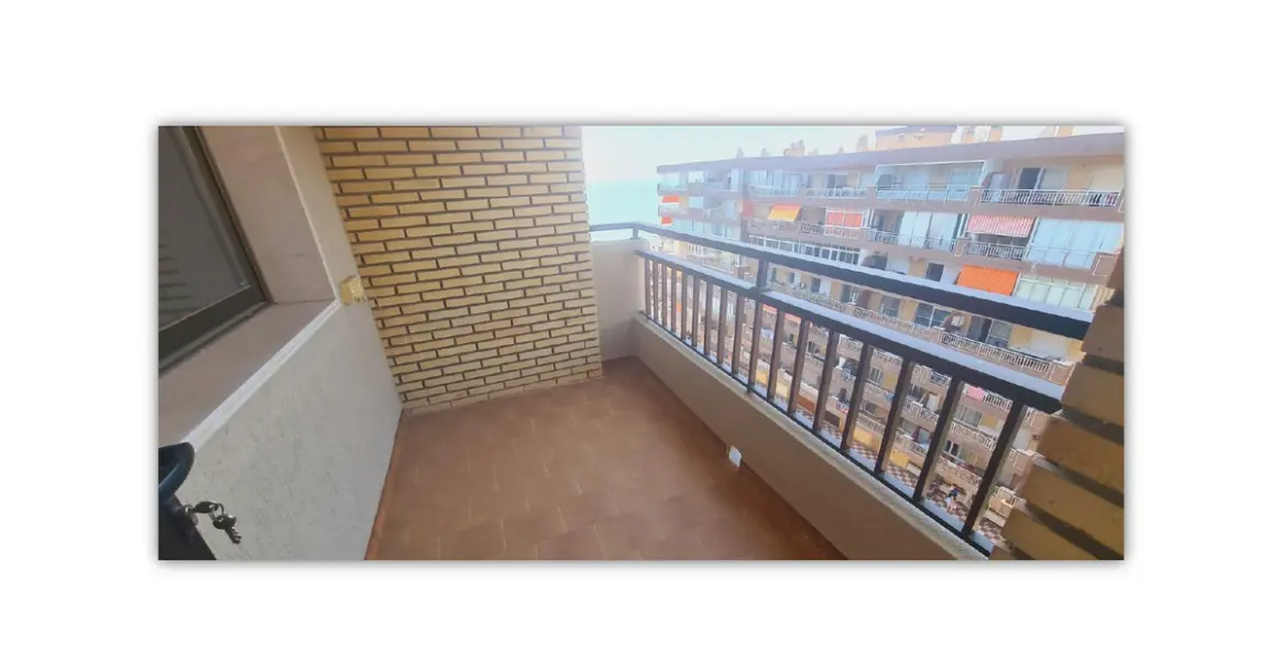 Sale of middle floor apartment in Fuengirola 9