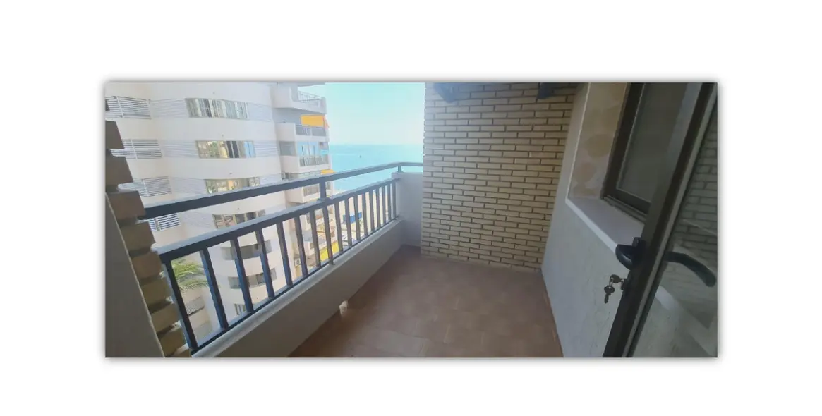 Sale of middle floor apartment in Fuengirola 10