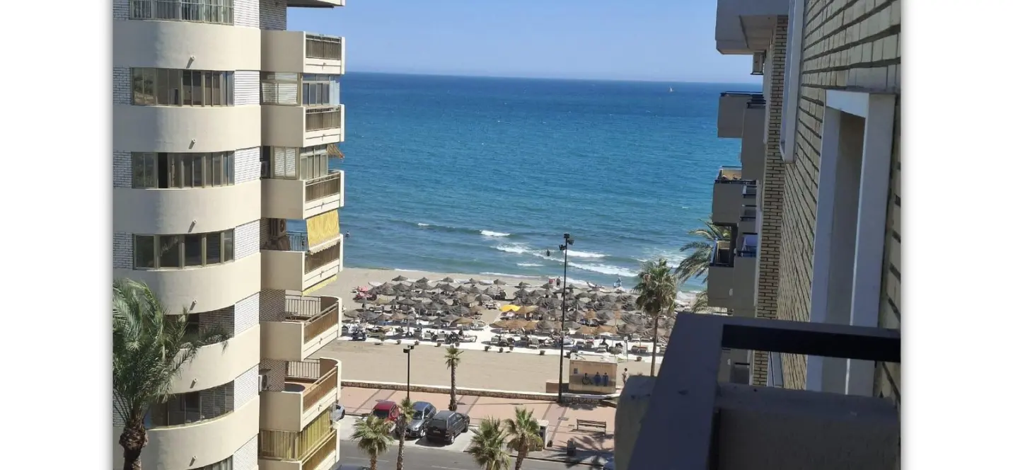 Venta de apartamento en planta media en Fuengirola 1