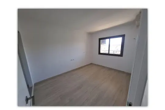 Image 4 thumb