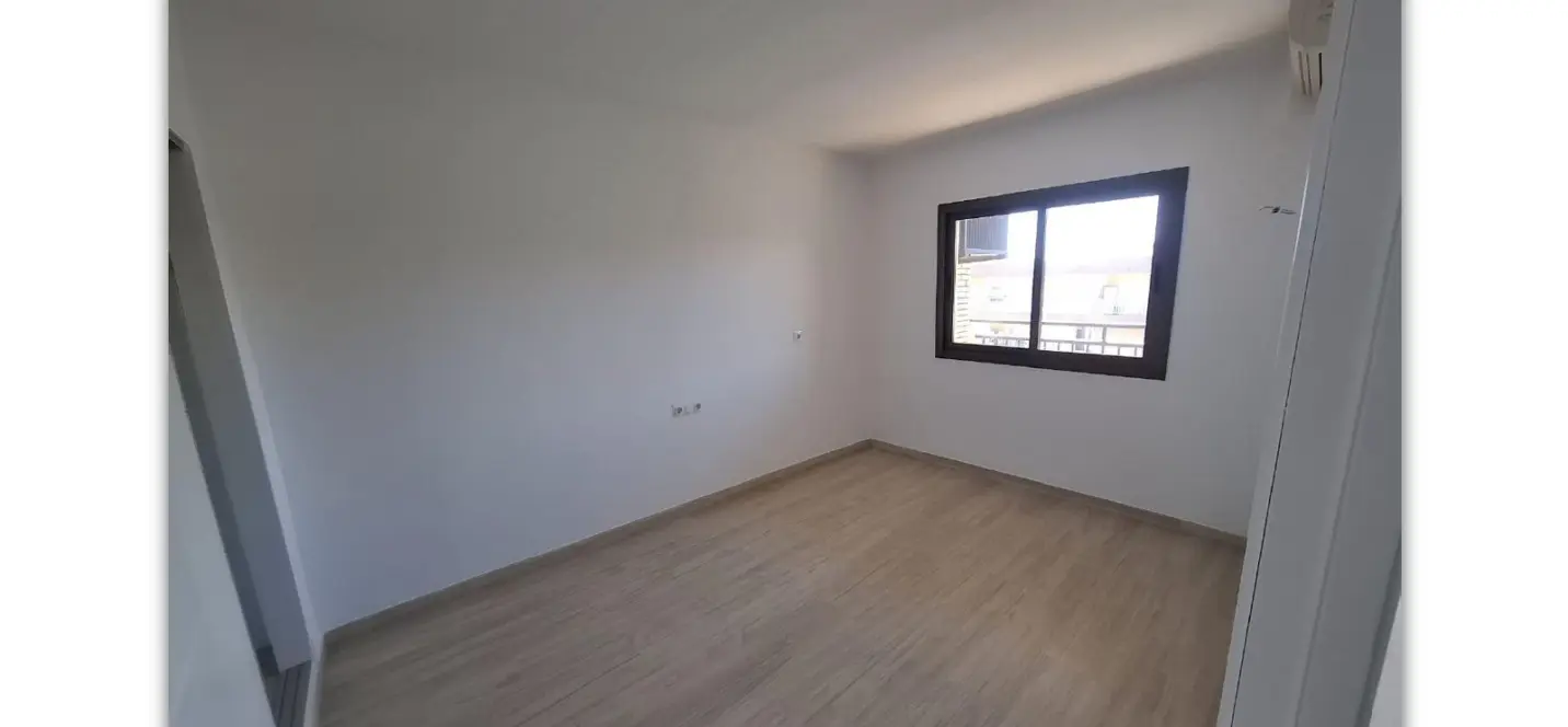 Venta de apartamento en planta media en Fuengirola 3