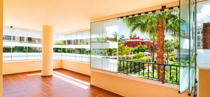 Продажа апартаментов на среднем этаже в Fuengirola 0