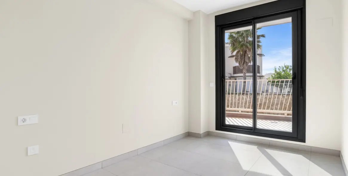 Sale of middle floor apartment in La Cala de Mijas 13
