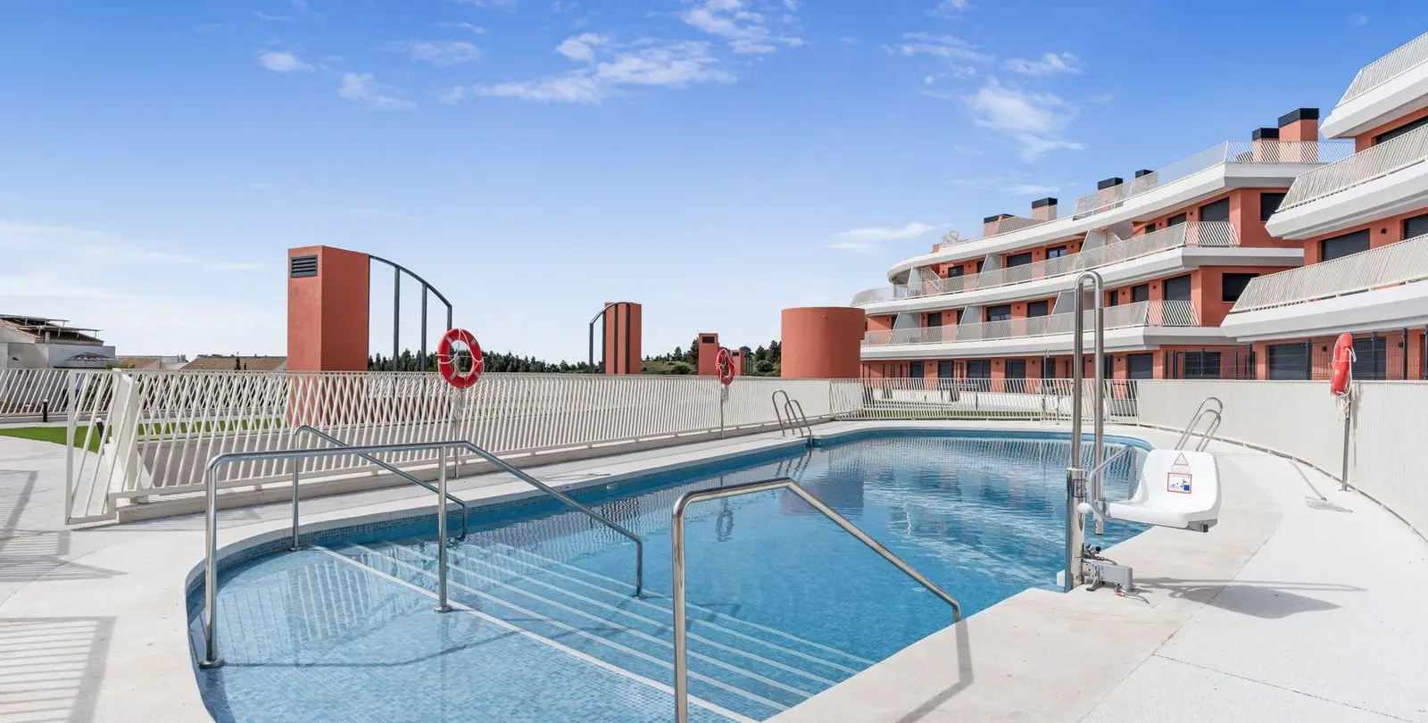 Sale of middle floor apartment in La Cala de Mijas 3