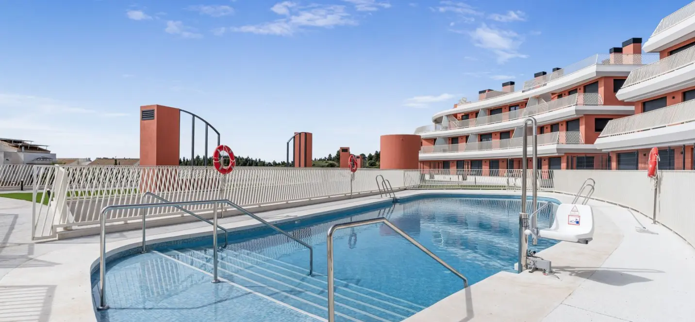 Sale of middle floor apartment in La Cala de Mijas 2