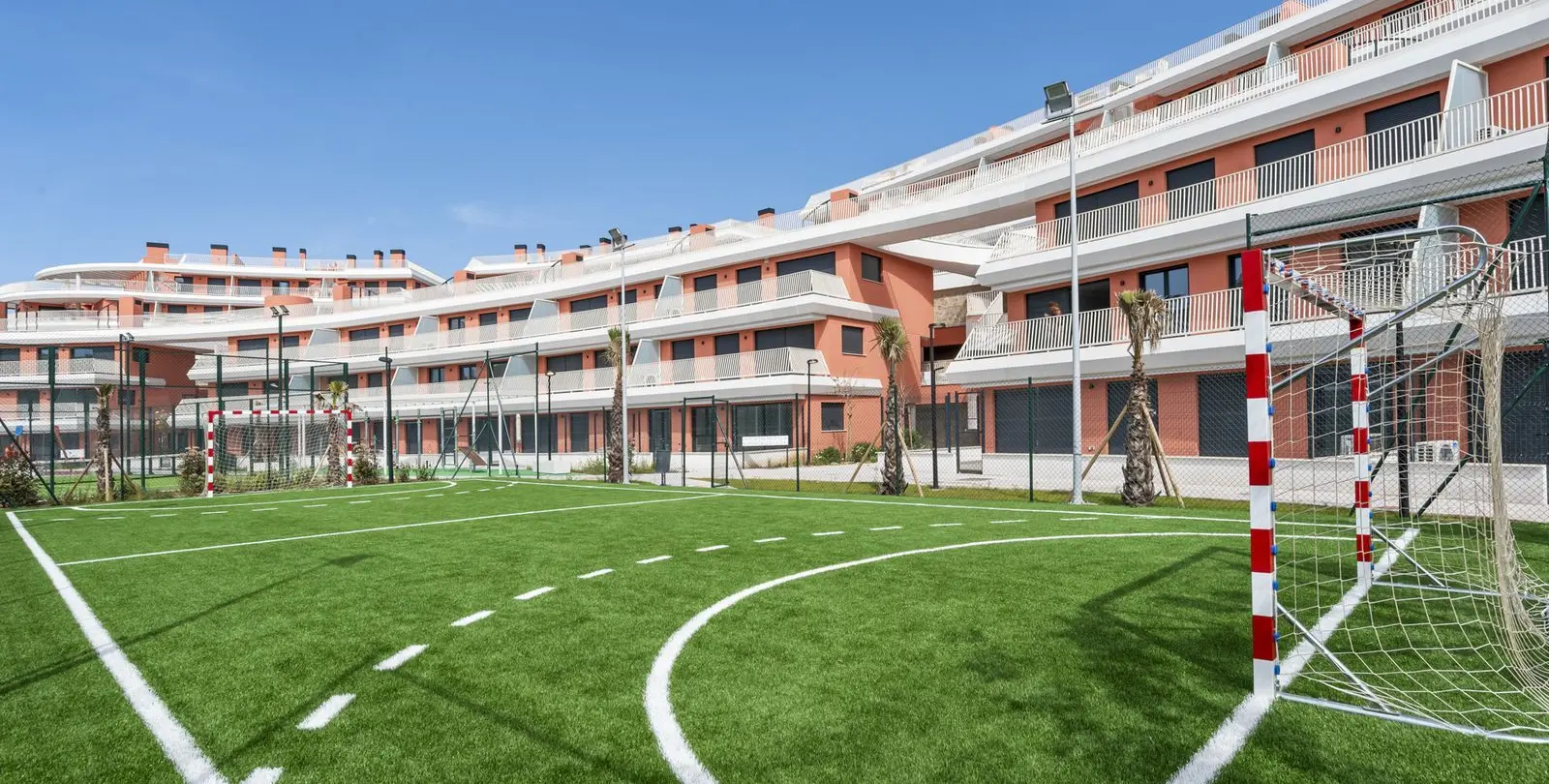 Sale of middle floor apartment in La Cala de Mijas 5