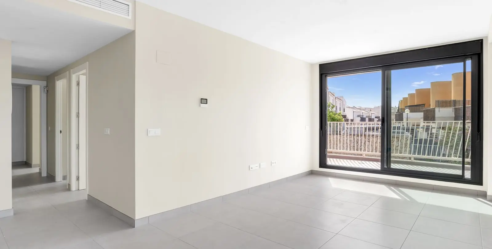 Sale of middle floor apartment in La Cala de Mijas 10