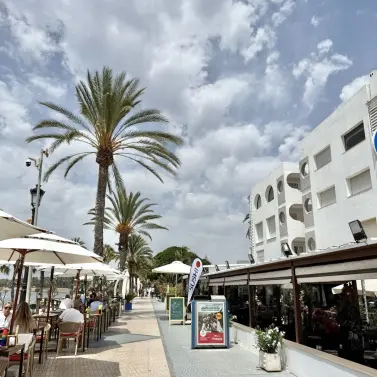 Продажа апартаментов на среднем этаже в San Pedro de Alcántara