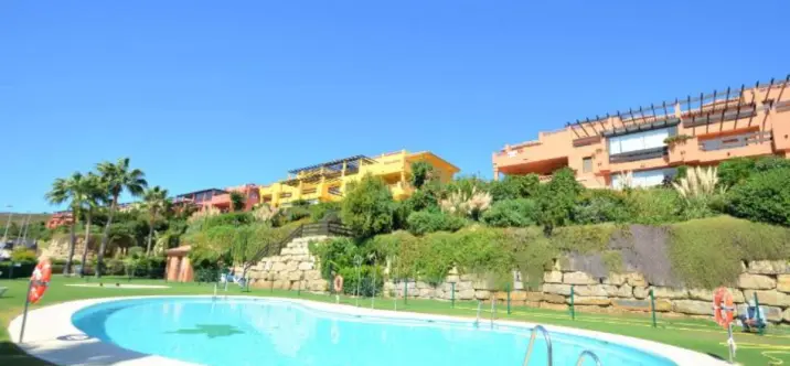 Sale of ground floor apartment in Casares 0