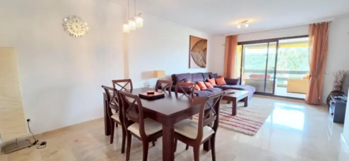 Sale of ground floor apartment in Casares 3
