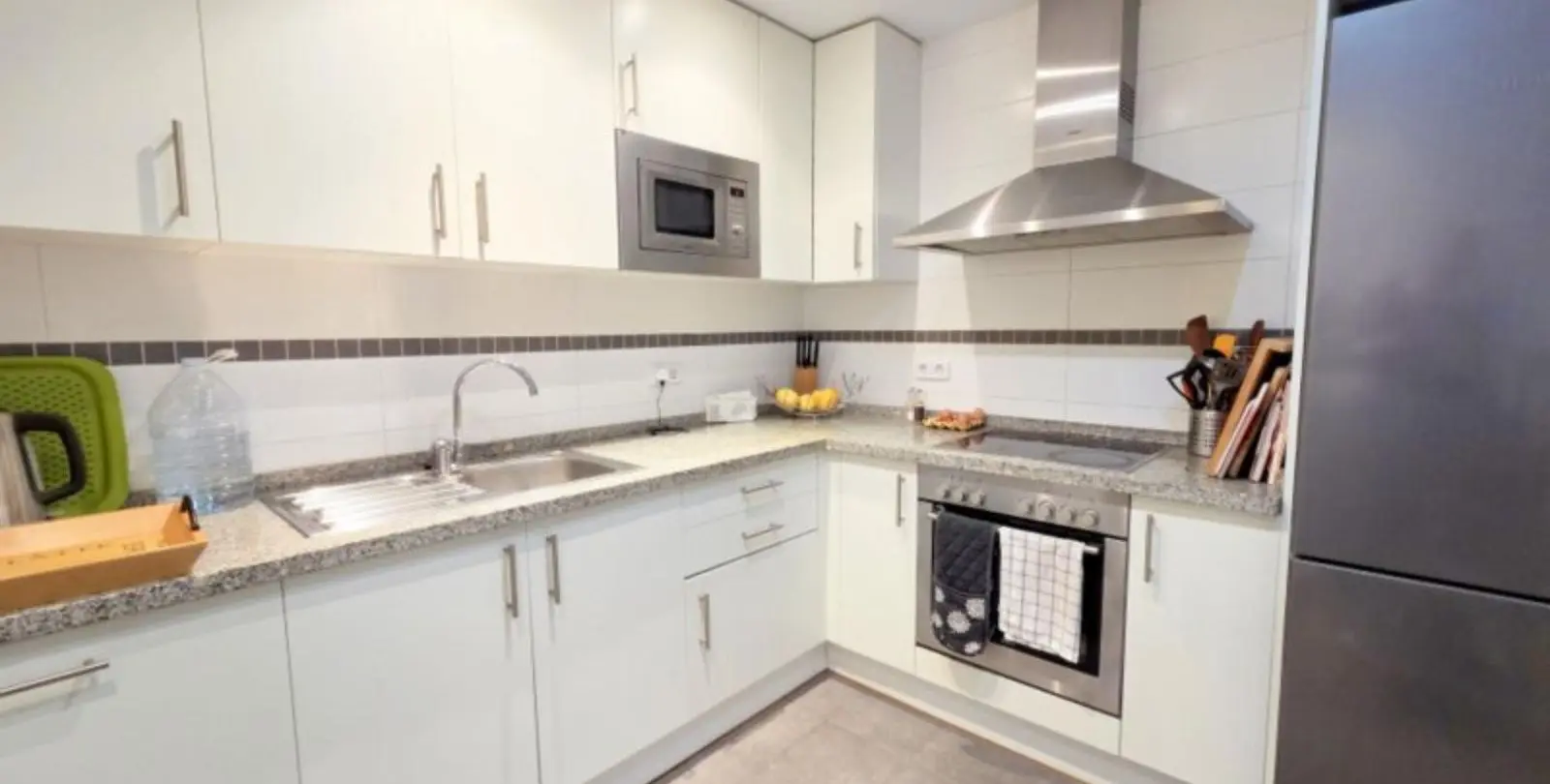 Продажа апартаментов на первом этаже в Casares 6