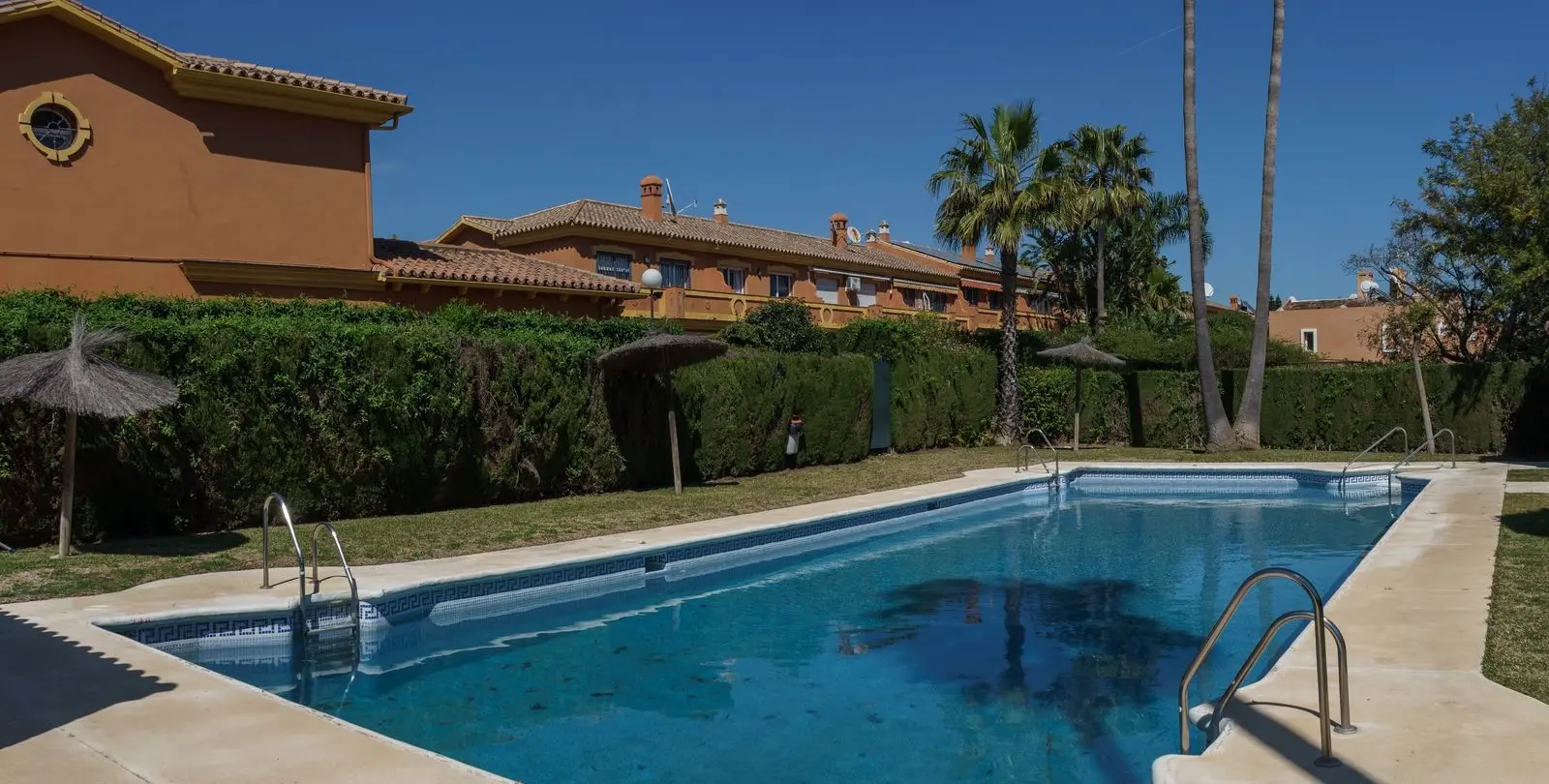Sale of townhouse in Atalaya 1