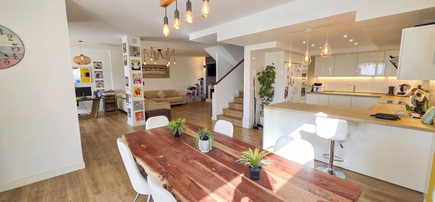 Sale of semi-detached house in Casares Playa 2