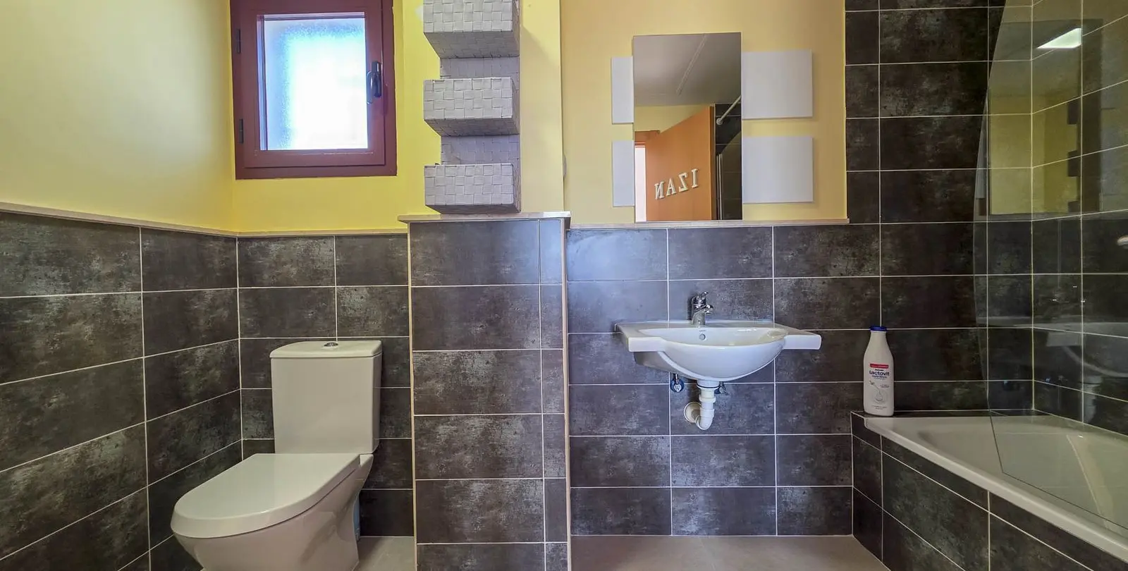 Sale of semi-detached house in Casares Playa 27
