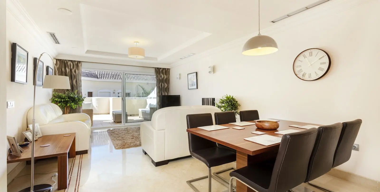 Venta de apartamento en planta media en Nueva Andalucía 6