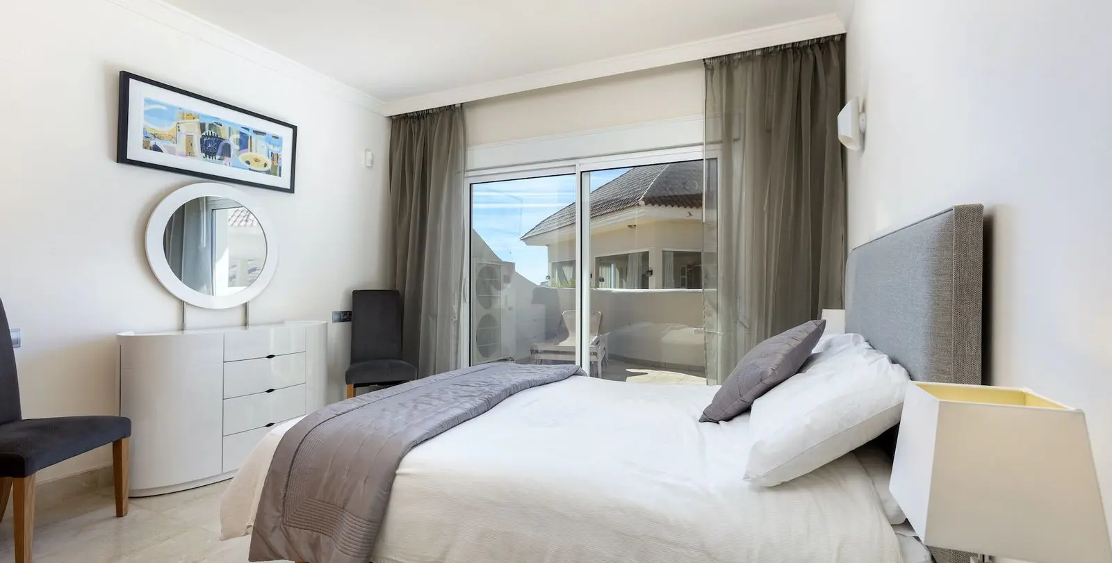 Venta de apartamento en planta media en Nueva Andalucía 16