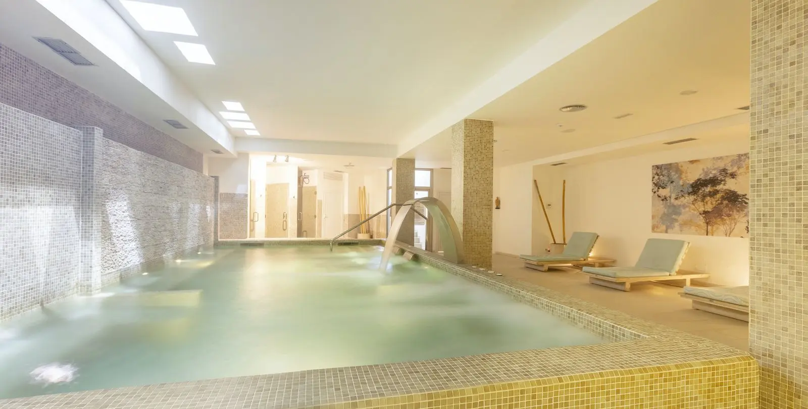 Venta de apartamento en planta media en Nueva Andalucía 23
