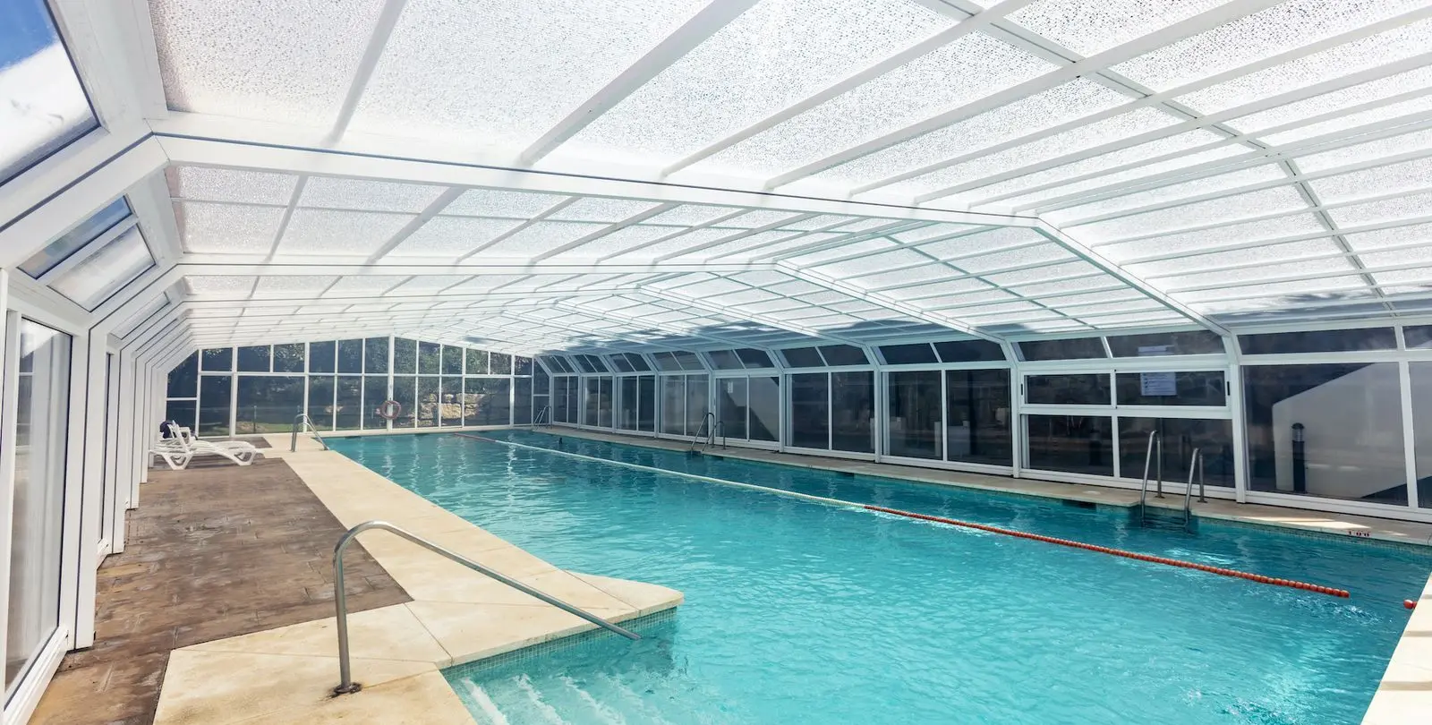 Venta de apartamento en planta media en Nueva Andalucía 25