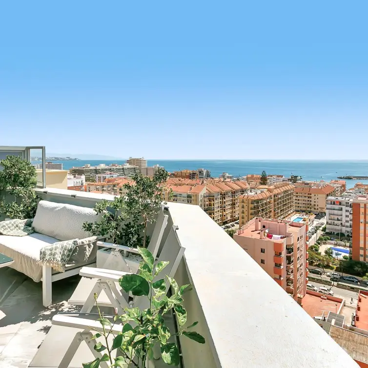 Sale of penthouse in Fuengirola