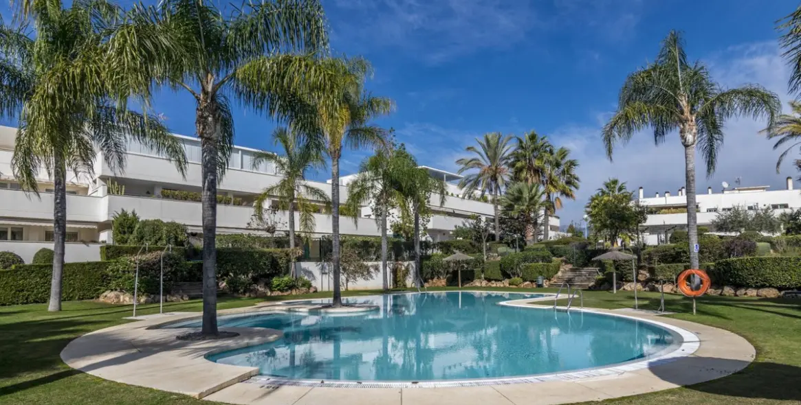 Sale of ground floor apartment in Nueva Andalucía 1
