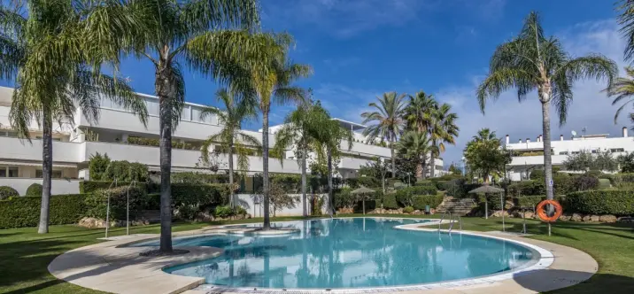 Sale of ground floor apartment in Nueva Andalucía 0