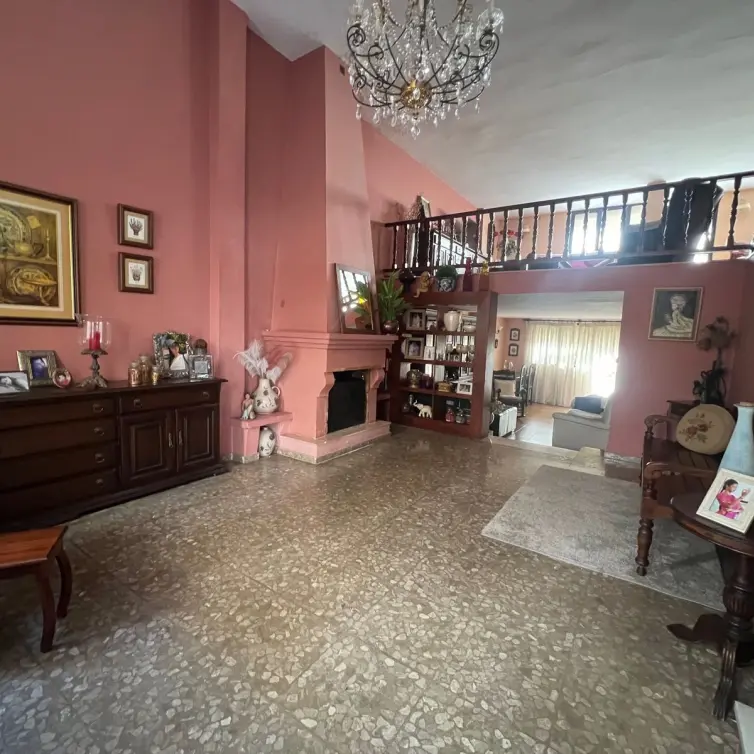 Продажа дома на две семьи в Estepona