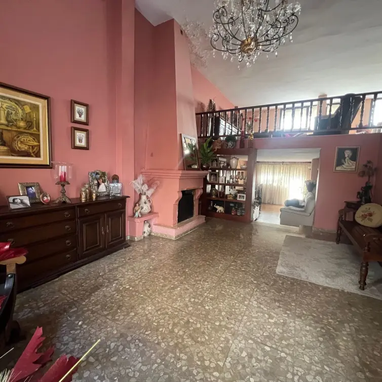 Продажа дома на две семьи в Estepona