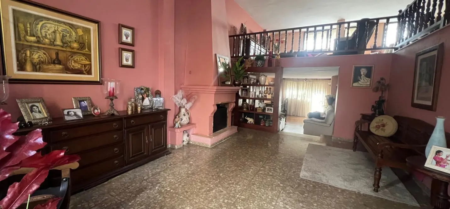 Продажа дома на две семьи в Estepona 1