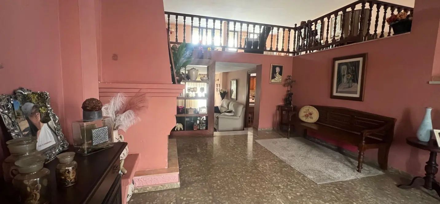 Продажа дома на две семьи в Estepona 2