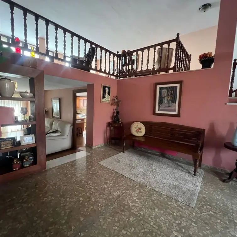 Продажа дома на две семьи в Estepona