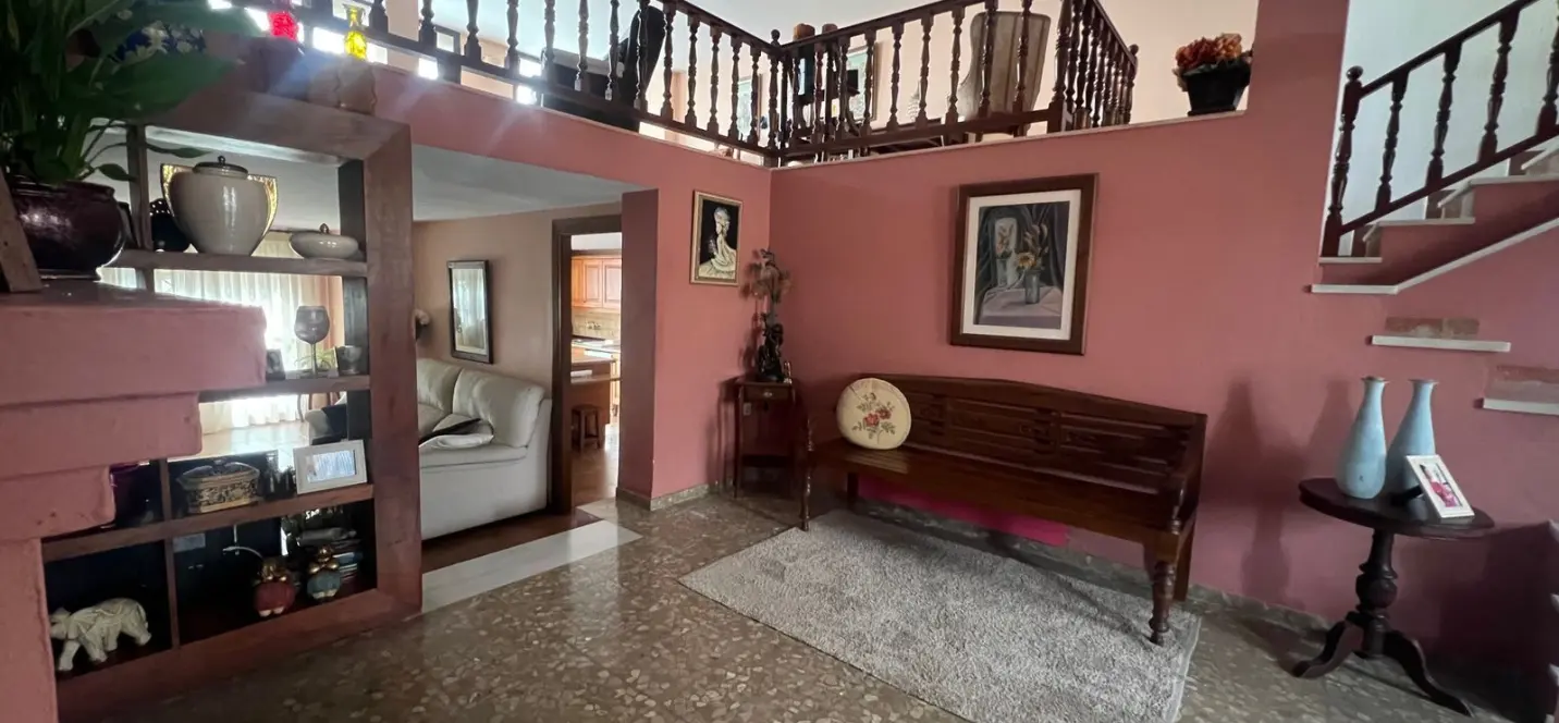 Продажа дома на две семьи в Estepona 3