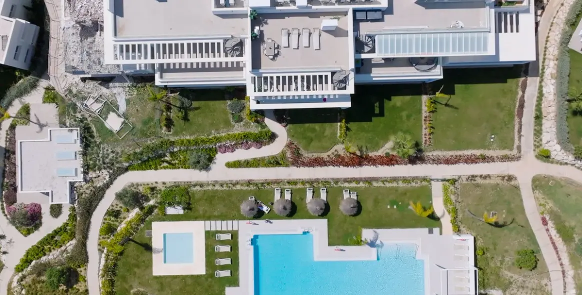 Продажа двухуровневого пентхауса в Estepona 2