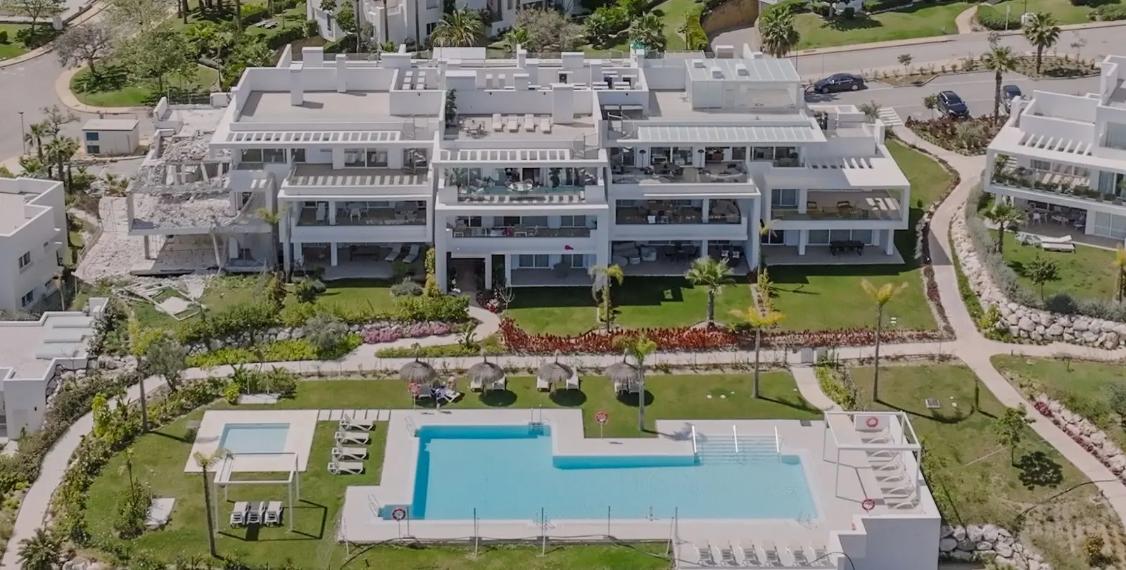 Продажа двухуровневого пентхауса в Estepona 1