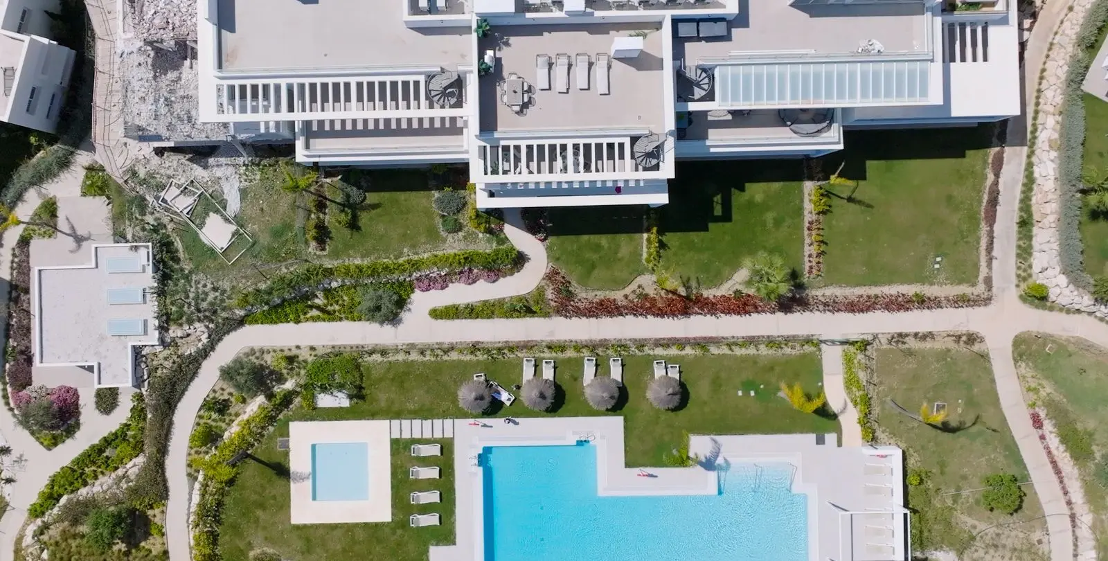 Продажа двухуровневого пентхауса в Estepona 2