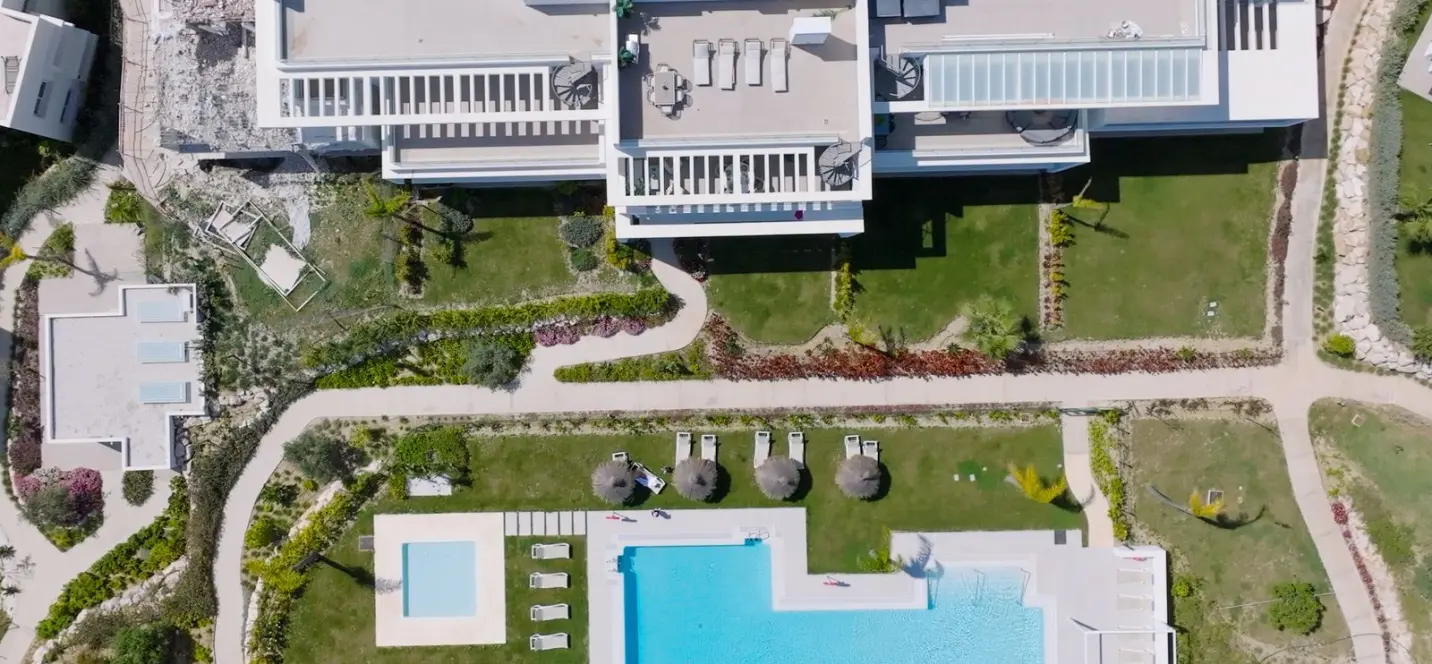 Продажа двухуровневого пентхауса в Estepona 1