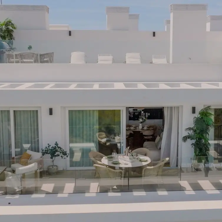 Продажа двухуровневого пентхауса в Estepona