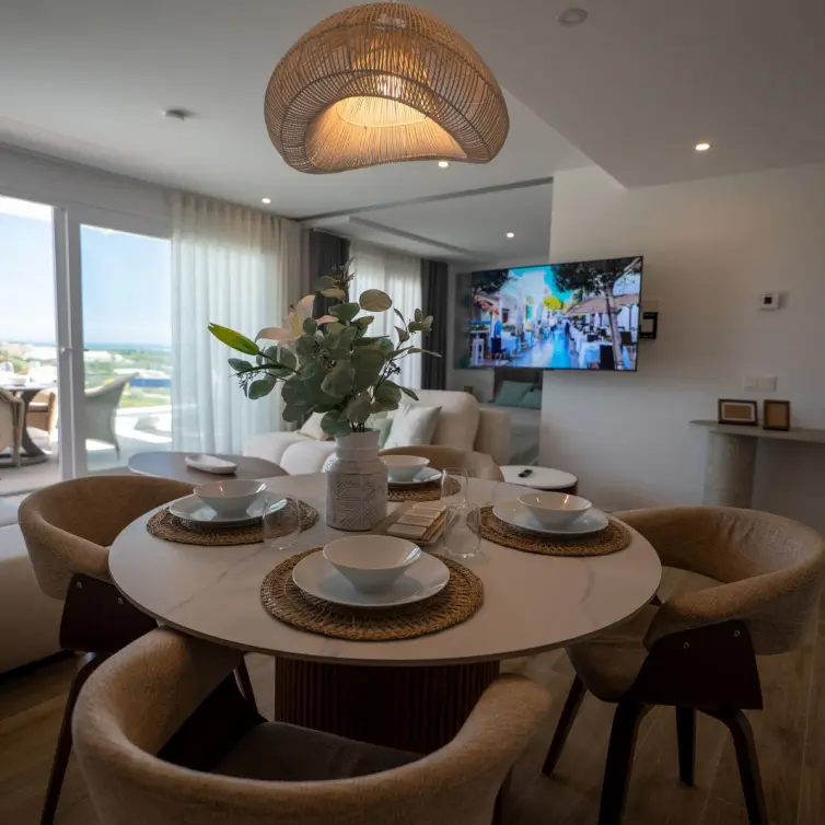 Продажа двухуровневого пентхауса в Estepona
