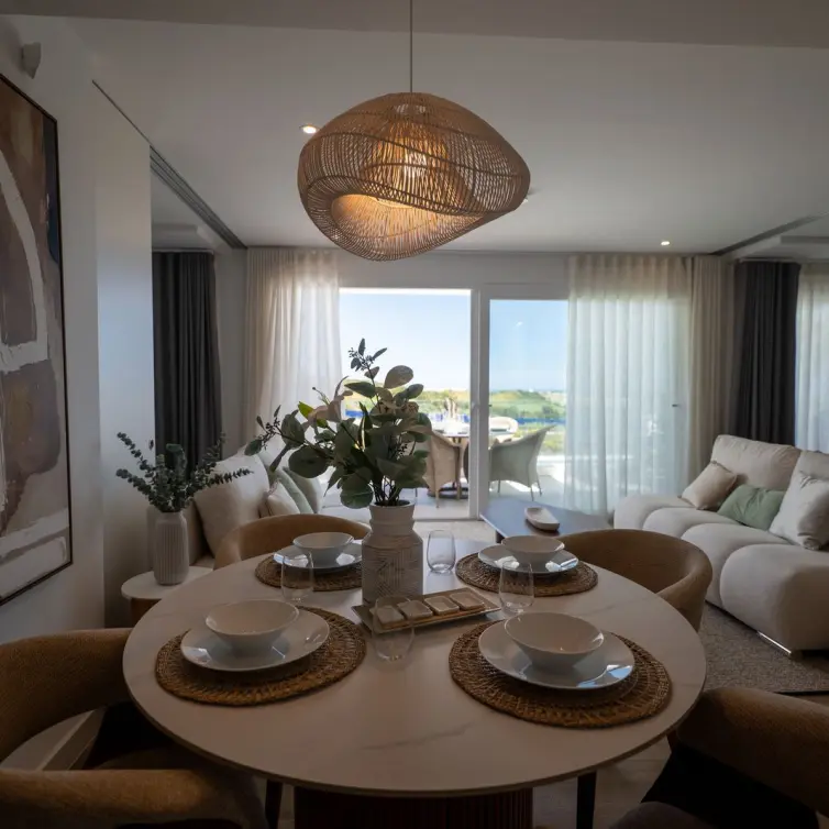 Продажа двухуровневого пентхауса в Estepona