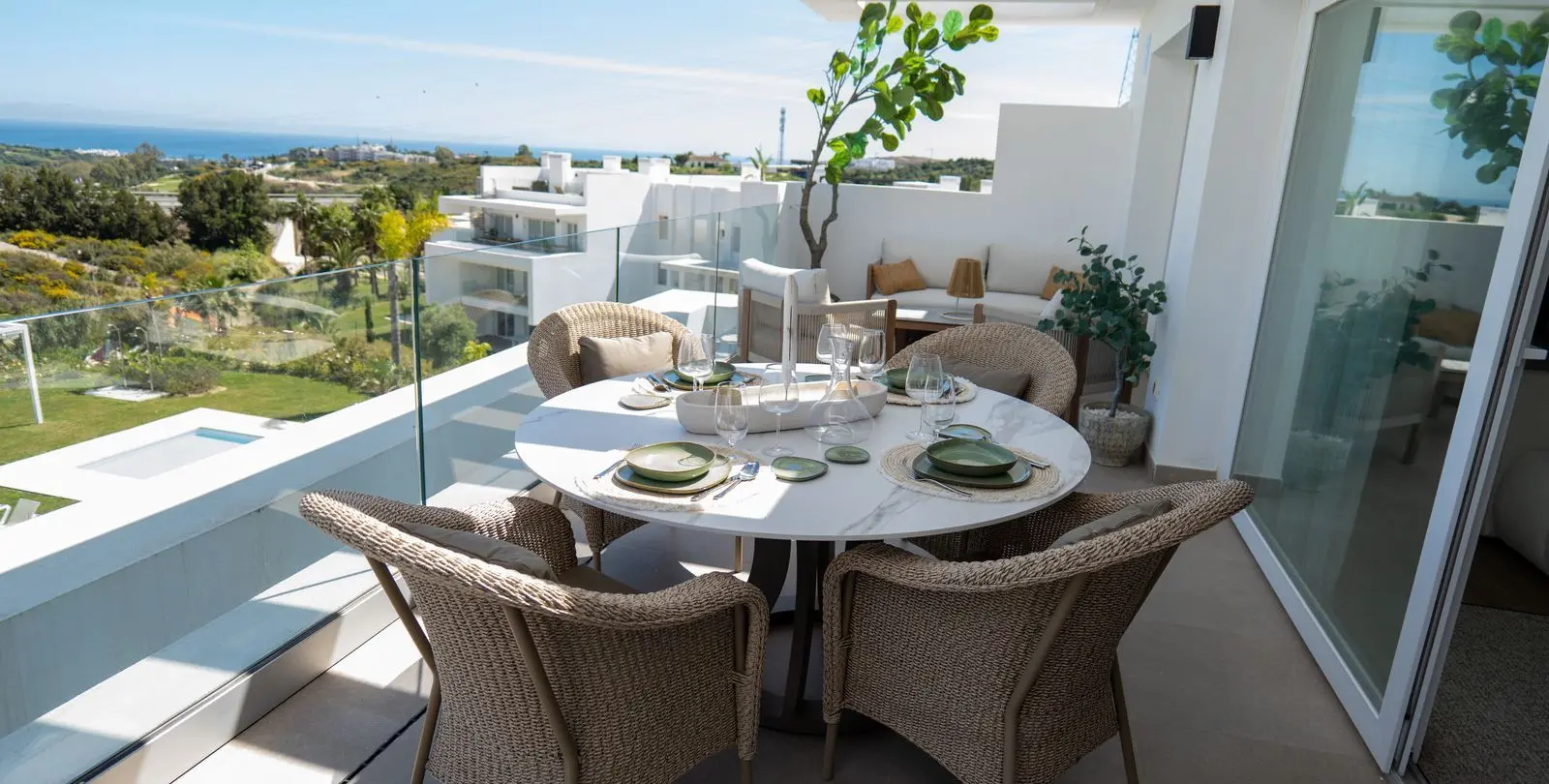 Продажа двухуровневого пентхауса в Estepona 18