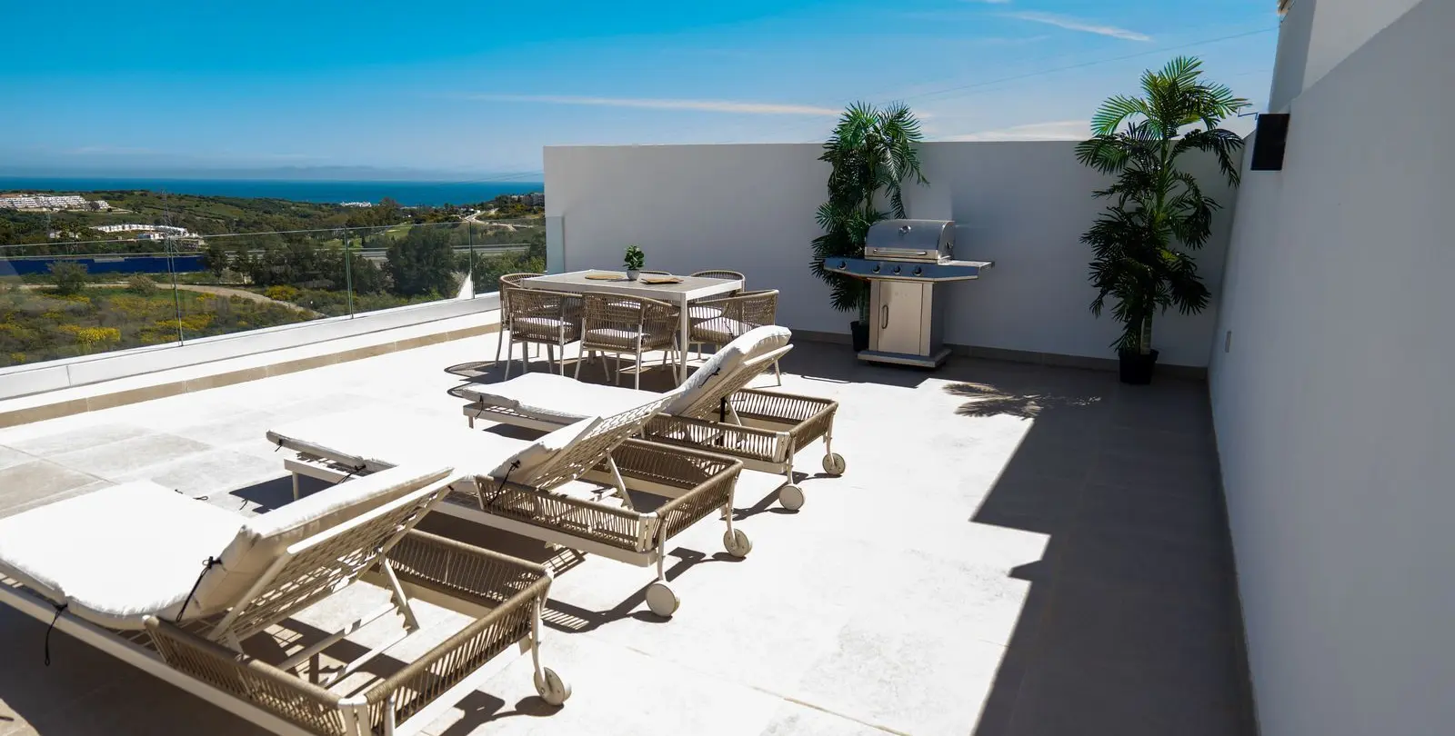 Продажа двухуровневого пентхауса в Estepona 22