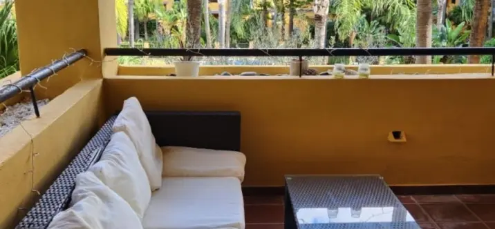 Venta de apartamento en planta media en Cortijo Blanco 4