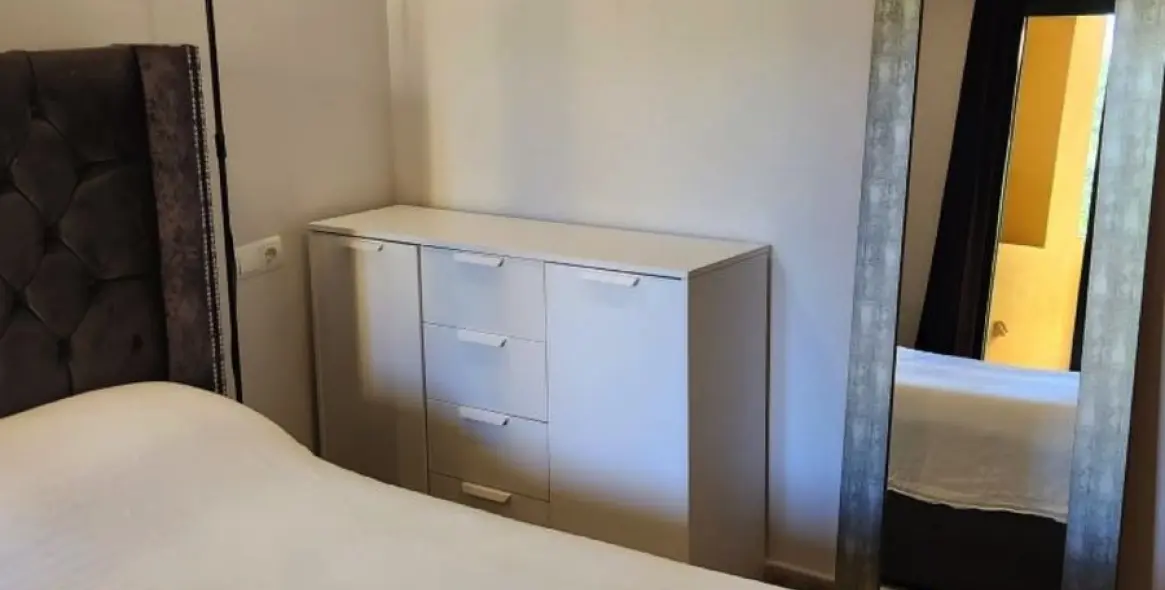 Sale of middle floor apartment in Cortijo Blanco 8