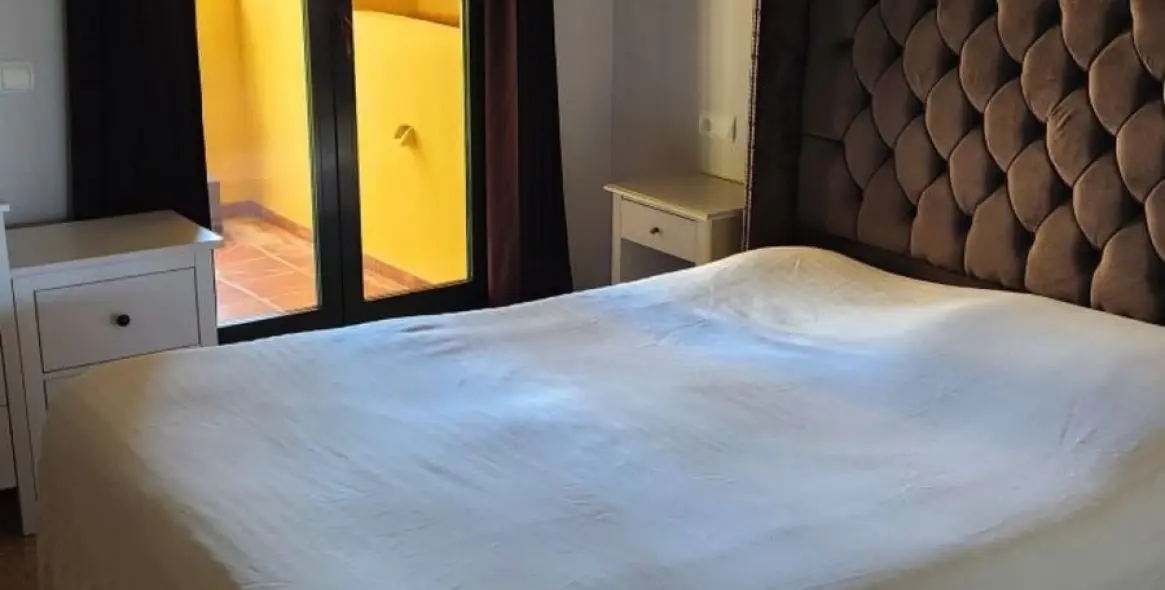 Sale of middle floor apartment in Cortijo Blanco 11