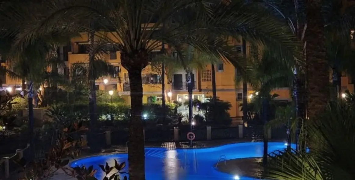 Sale of middle floor apartment in Cortijo Blanco 28