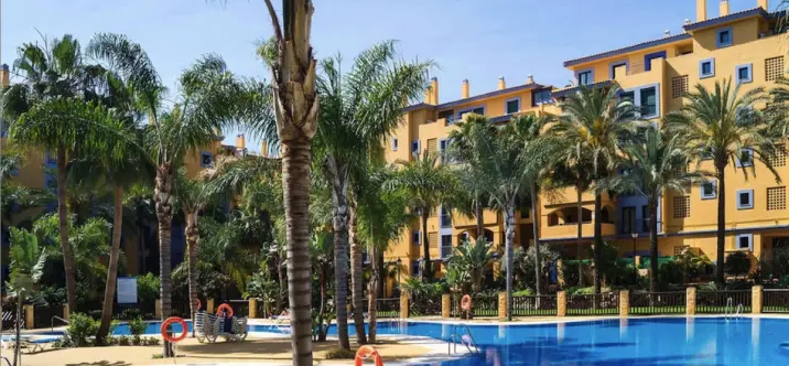 Venta de apartamento en planta media en Cortijo Blanco 0