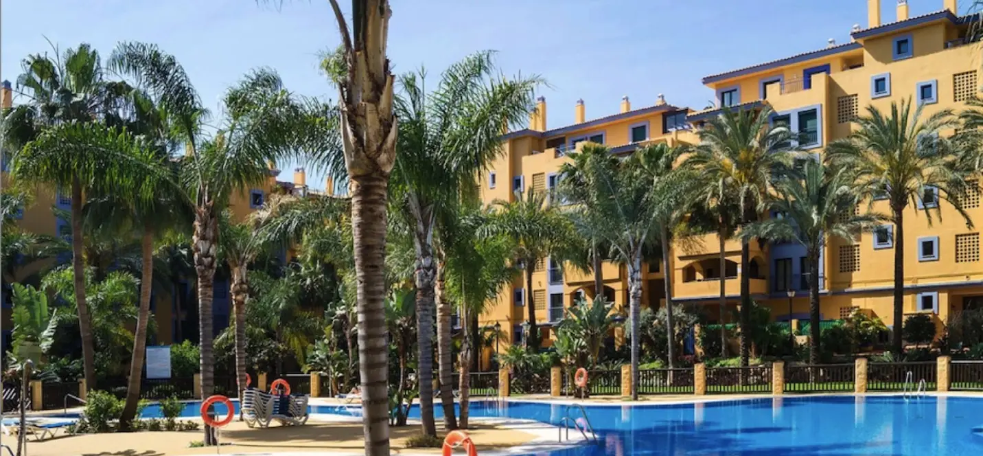 Sale of middle floor apartment in Cortijo Blanco 0