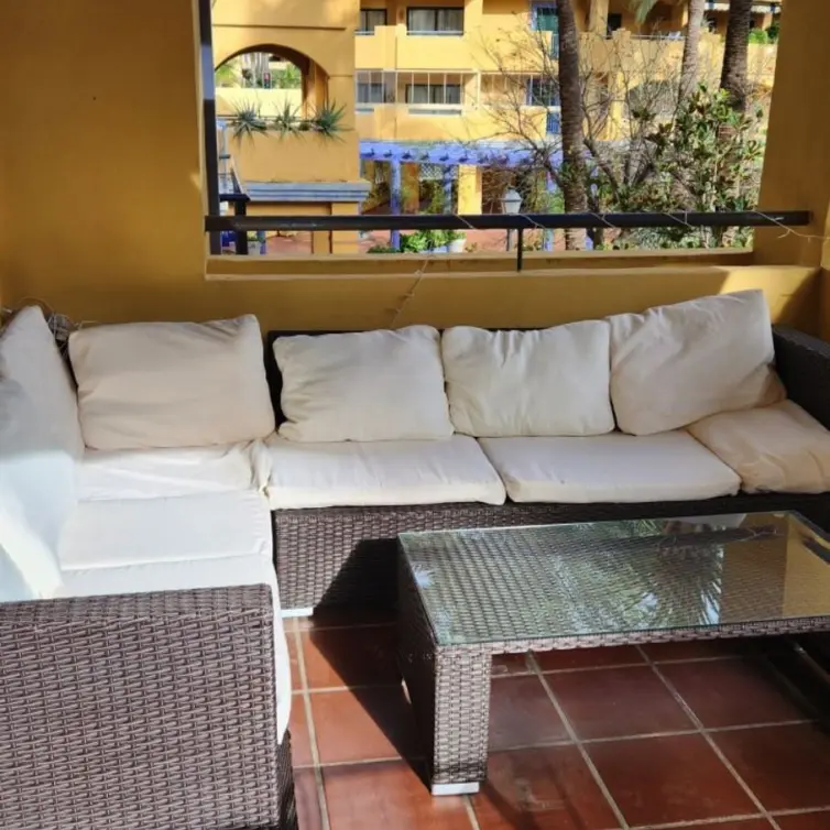 Sale of middle floor apartment in Cortijo Blanco