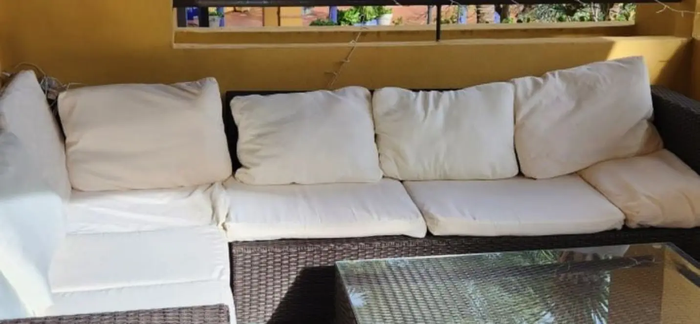 Sale of middle floor apartment in Cortijo Blanco 2