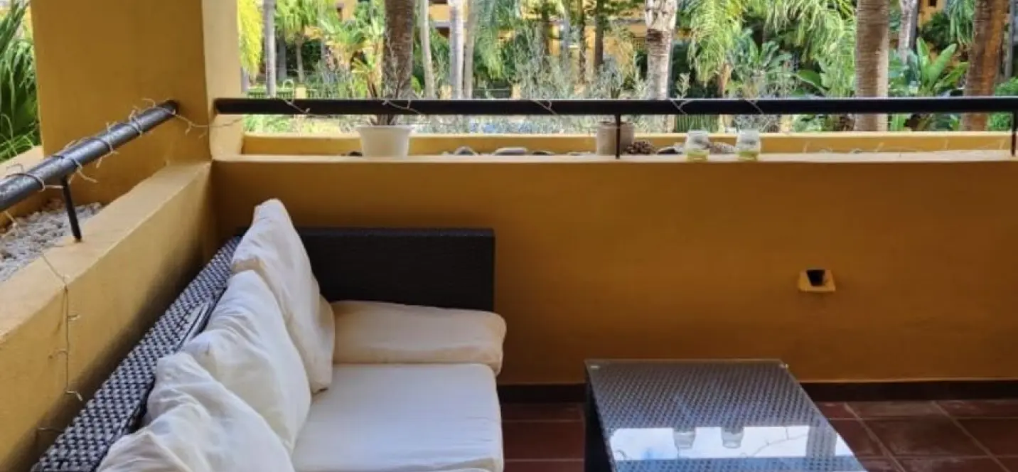 Sale of middle floor apartment in Cortijo Blanco 4
