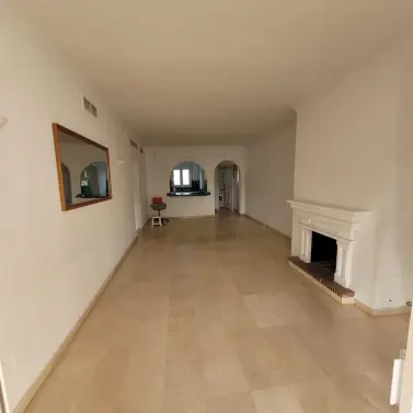 Venta de apartamento en planta media en Estepona